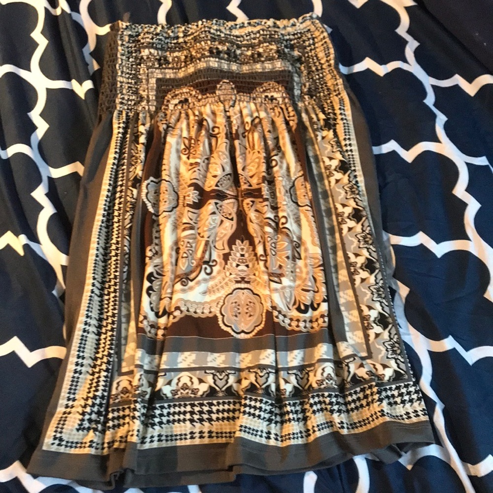 Pretty ladies strapless top.  Size xl.